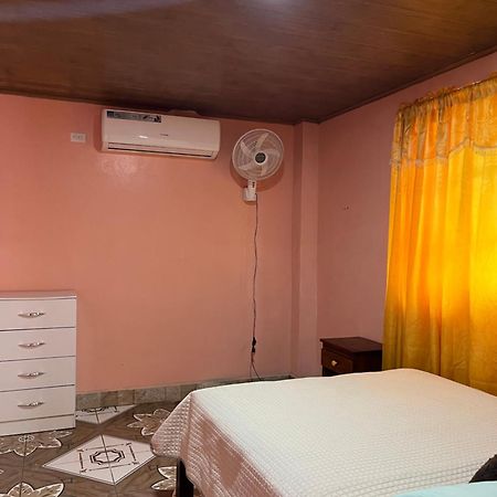 Surf Camp Hotel Bocas del Toro Exterior photo