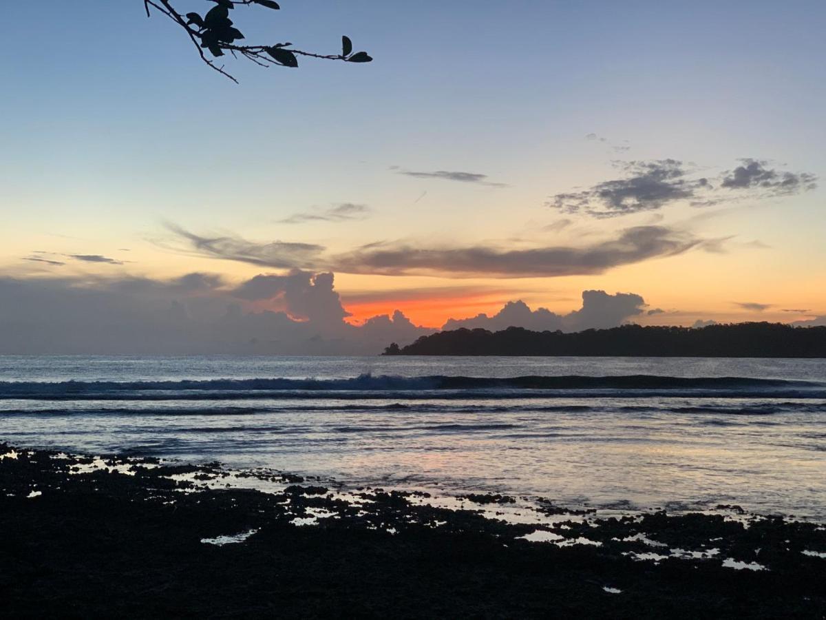 Surf Camp Hotel Bocas del Toro Exterior photo