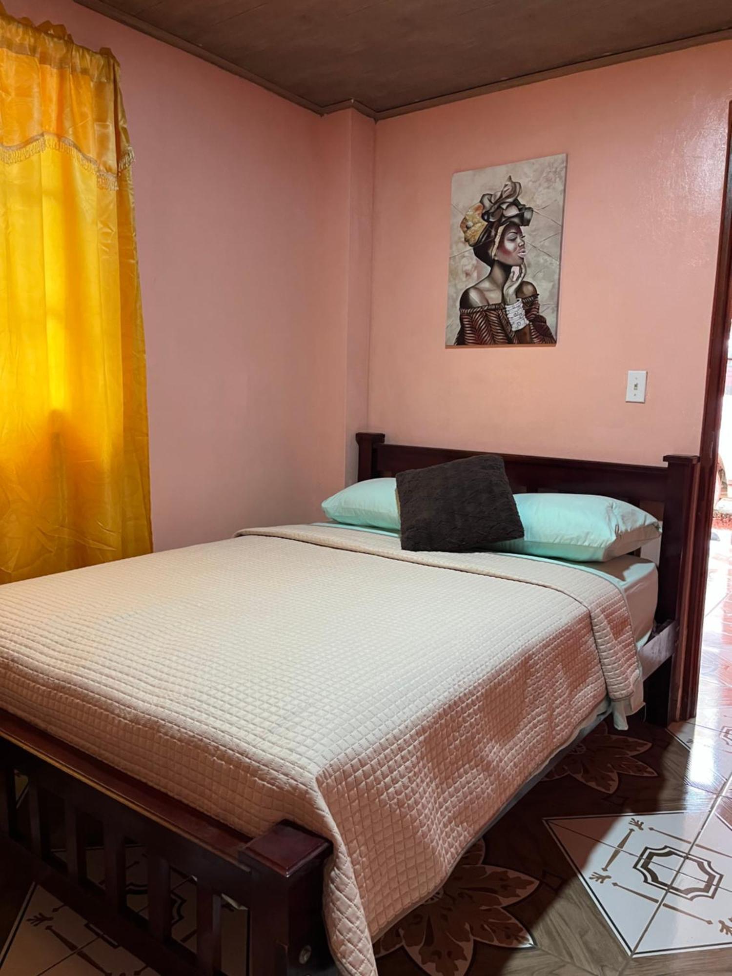 Surf Camp Hotel Bocas del Toro Exterior photo
