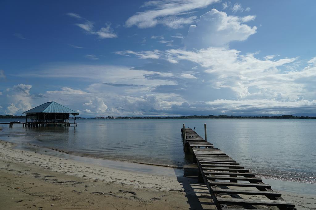 Surf Camp Hotel Bocas del Toro Exterior photo