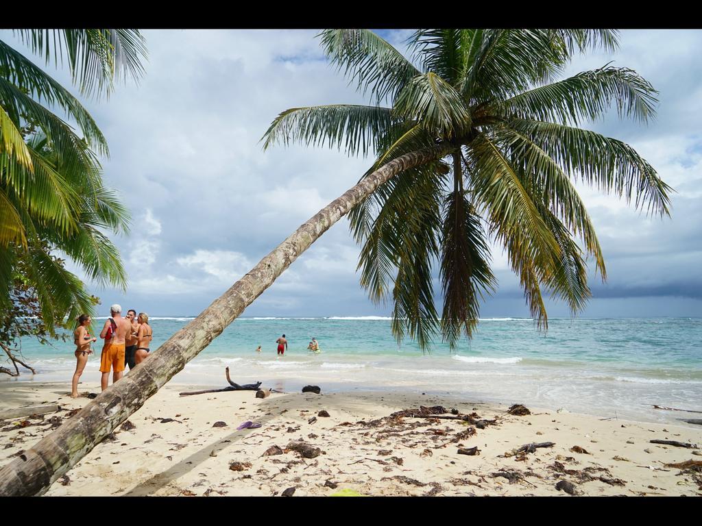 Surf Camp Hotel Bocas del Toro Exterior photo
